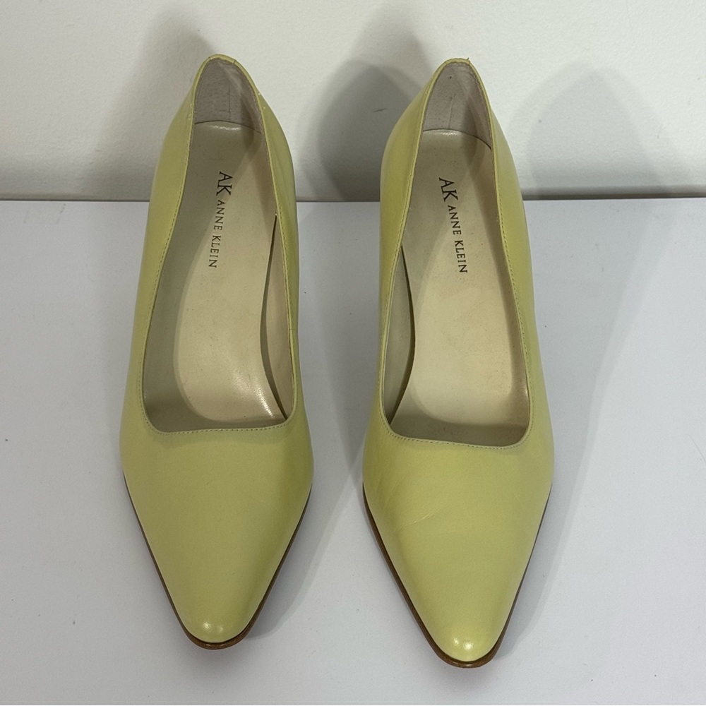 Vintage AK Anne Klein Lime Green Leather Pumps